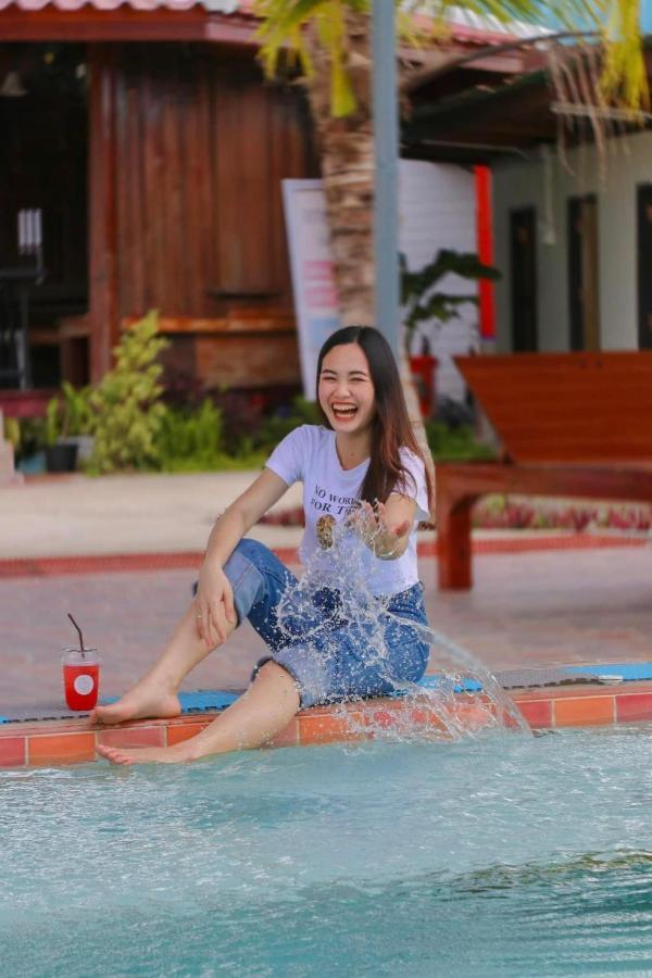 Srihome ยายศรีโฮมแอนแคมป์ปิ้ง Ban Don Tum Ngoại thất bức ảnh